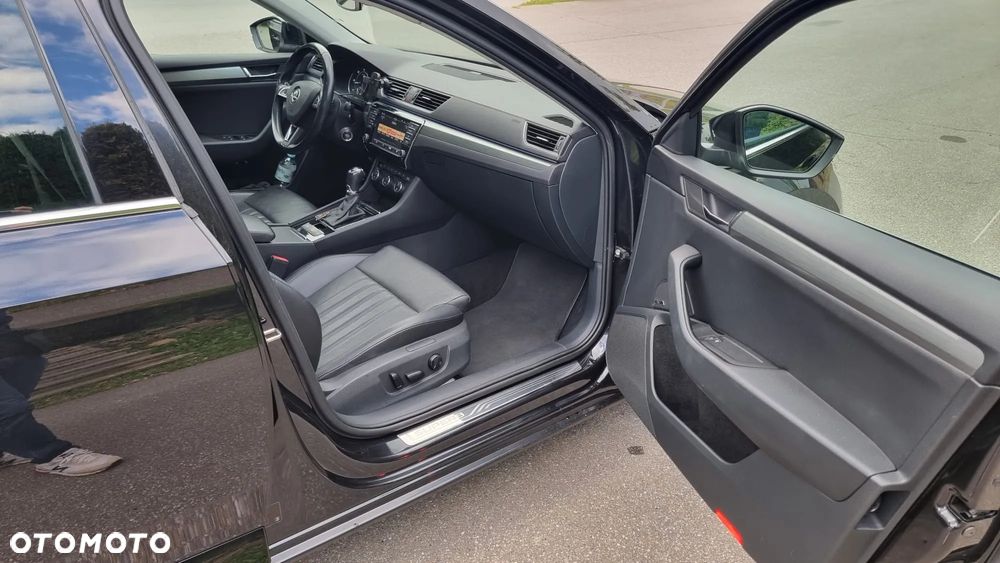 Skoda Superb Combi 2.0 TDI DSG Premium Edition - 26