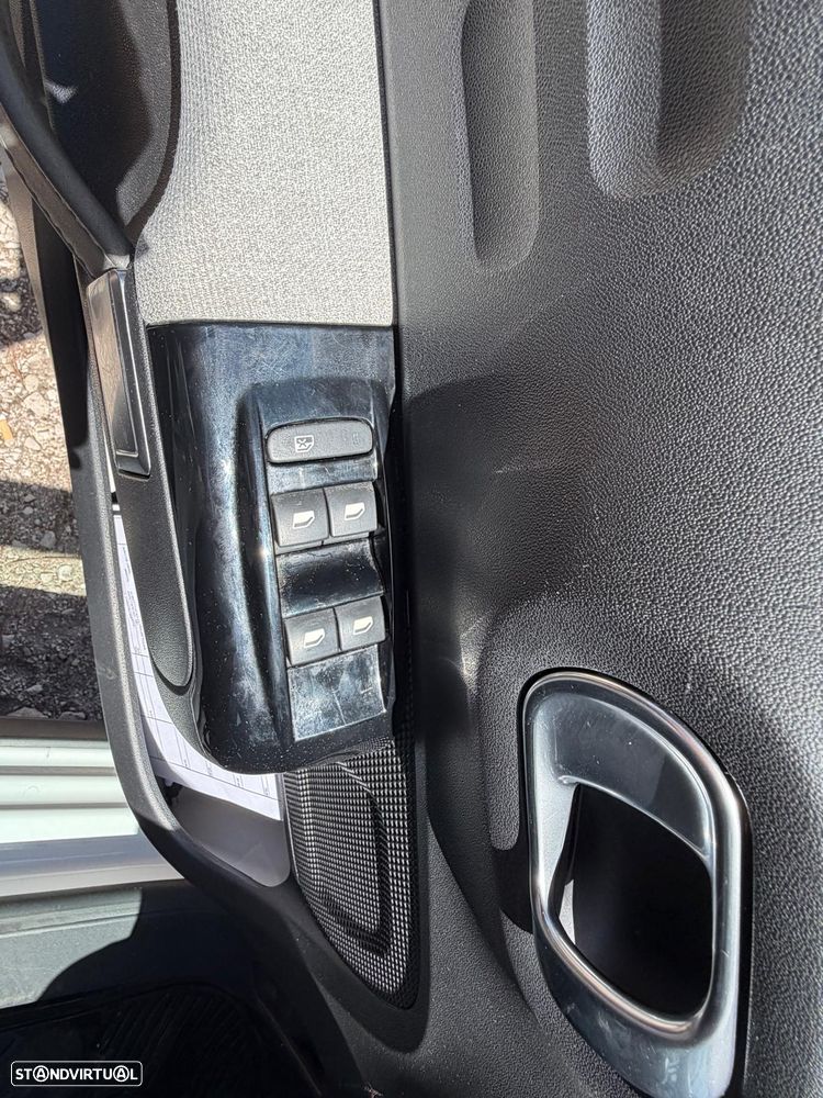 Citroën C3 1.2 PureTech Shine - 19