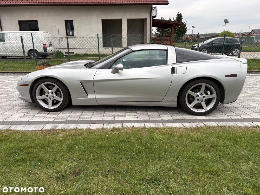 Chevrolet Corvette - 32