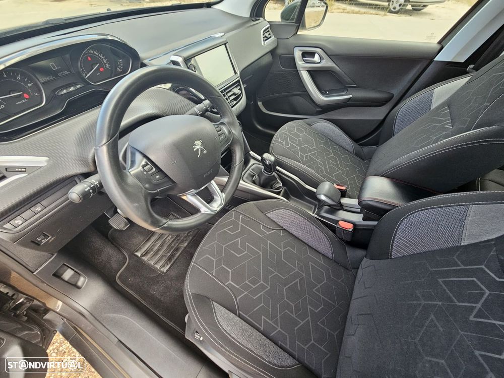 Peugeot 2008 1.2 PureTech Active - 19