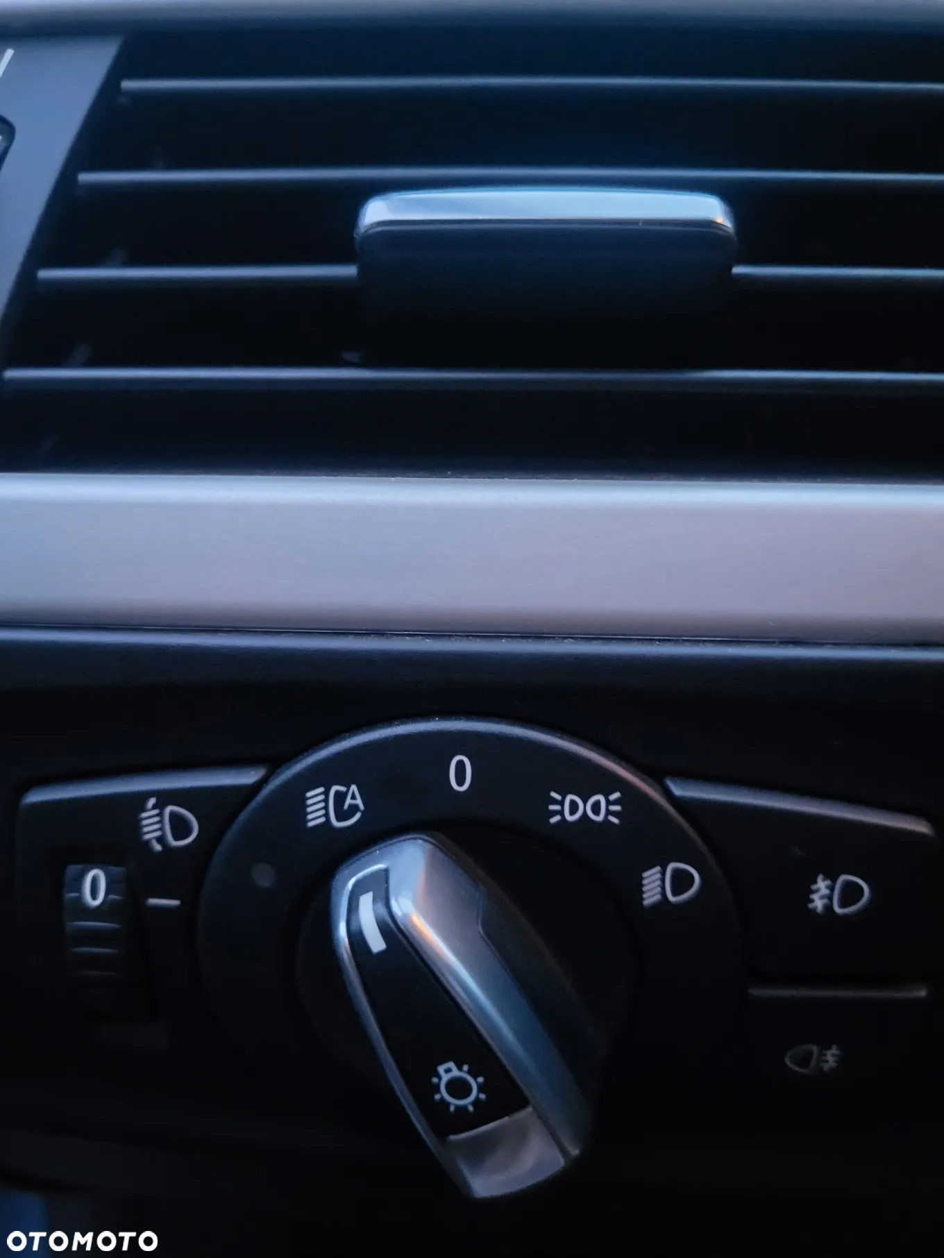 BMW Seria 3 318i - 4