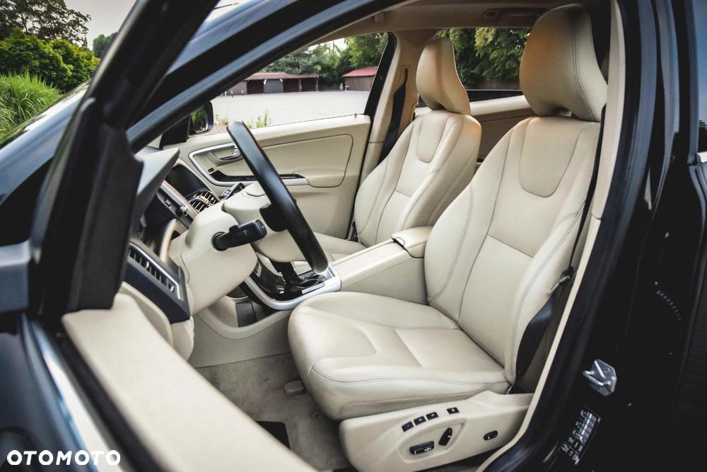 Volvo XC 60 D4 AWD Summum - 18
