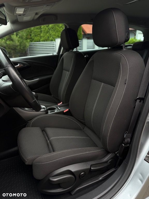 Opel Astra 1.4 T Enjoy S&S - 7