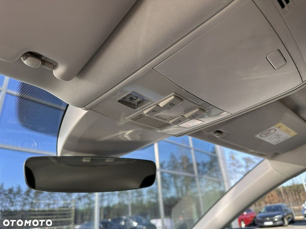 Volkswagen Passat Variant 2.0 TDI SCR DSG - 32