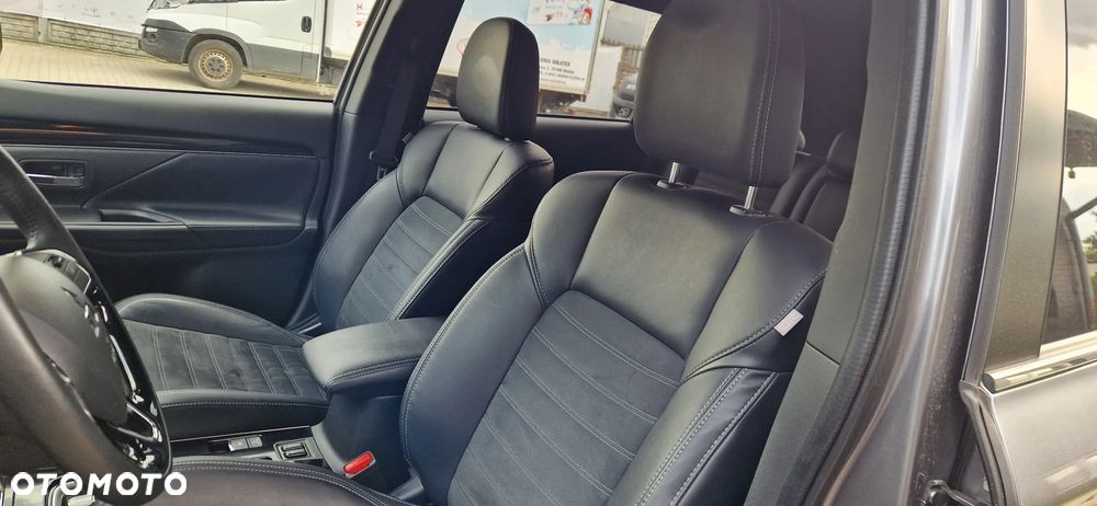 Mitsubishi Outlander 2.0 2WD CVT Diamant Edition+ - 10