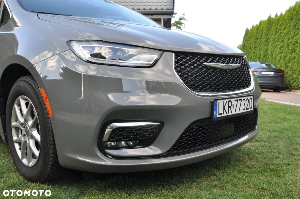Chrysler Pacifica - 23