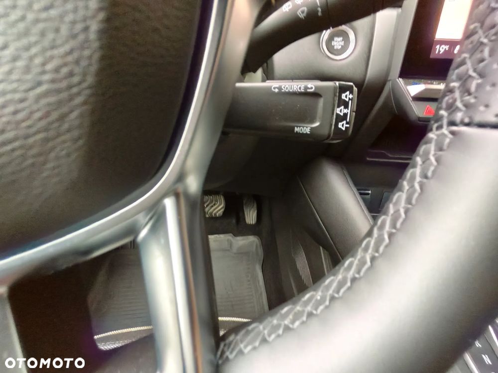 Renault Captur 1.3 TCe mHEV Techno EDC - 28