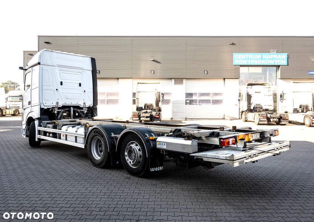 Mercedes-Benz ACTROS 2545 6X2 - 7