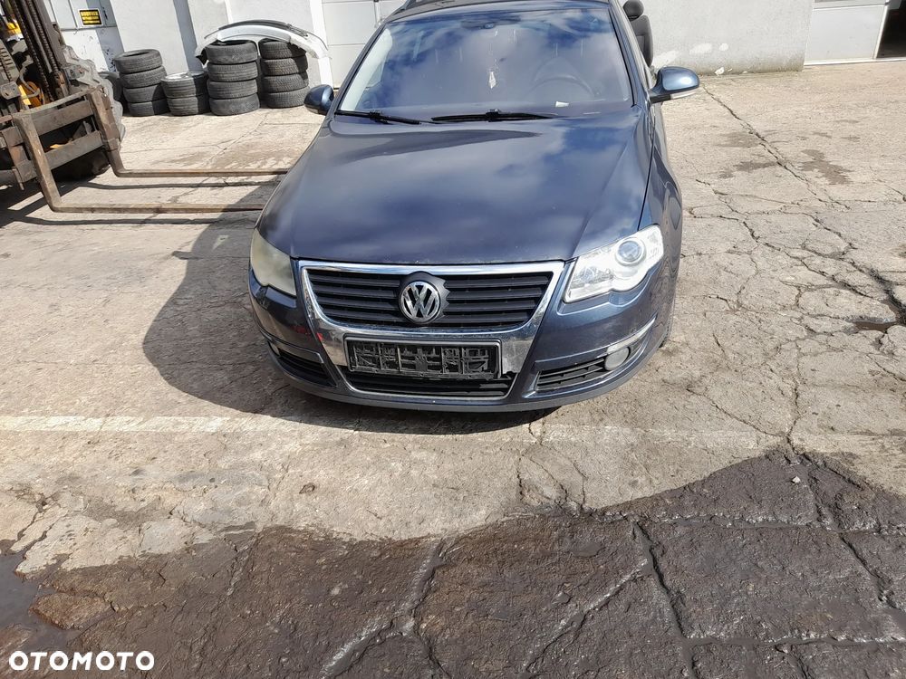 PASSAT B6  lampa tylna prawa kombi - 4