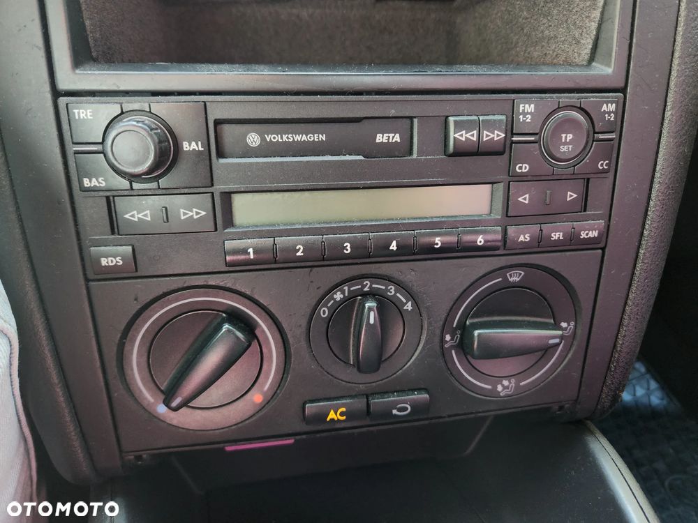 Volkswagen Golf 1.6 Comfortline - 13