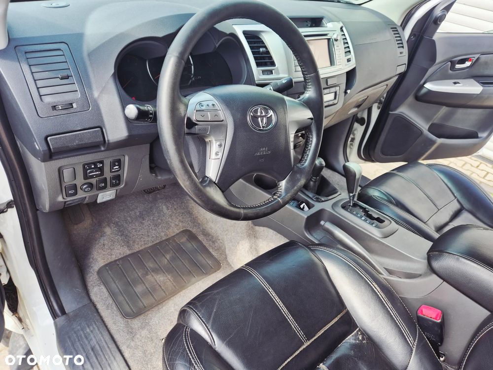 Toyota Hilux 3.0 D-4D SR5 - 6