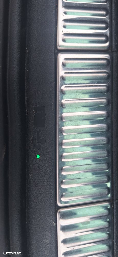 Skoda Superb Combi 2.0 TDI 4x4 DSG Scout - 18