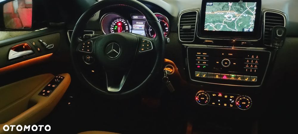 Mercedes-Benz GLE 350 d 4-Matic - 38