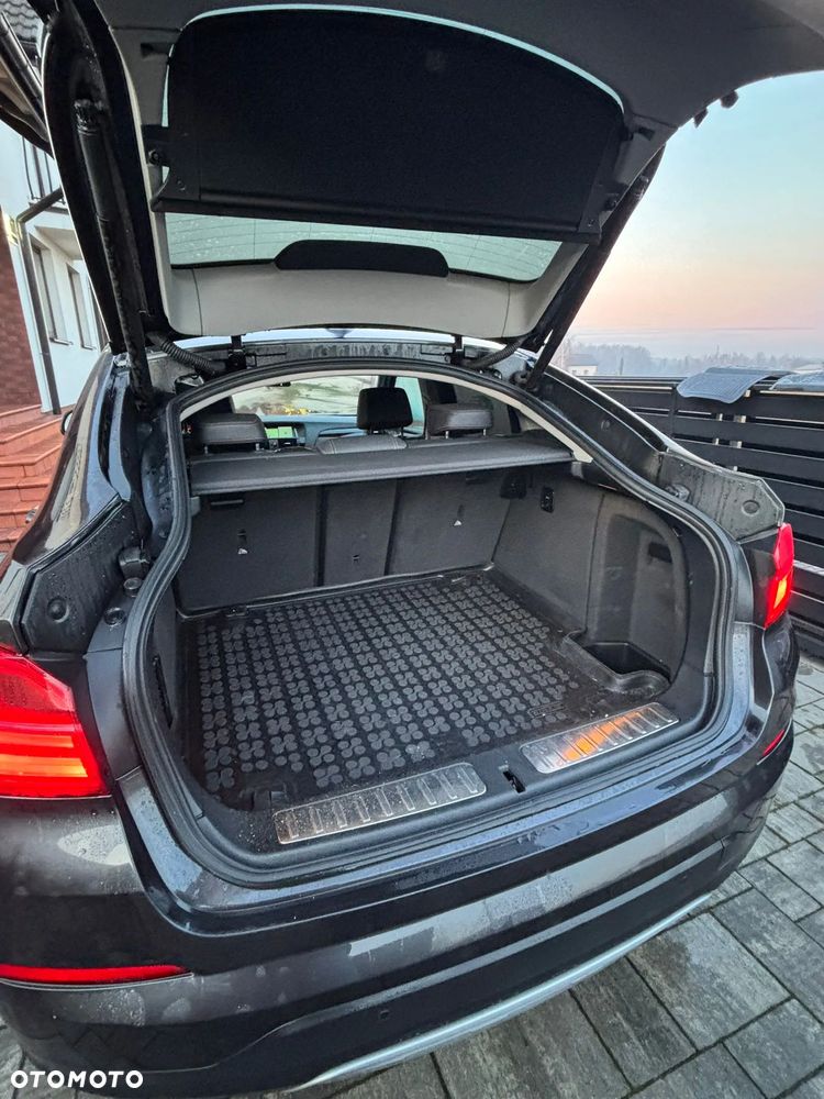 BMW X4 xDrive20i xLine - 16