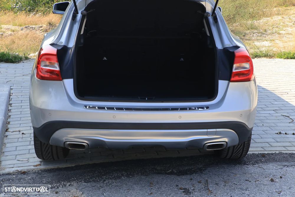 Mercedes-Benz GLA 200 - 9