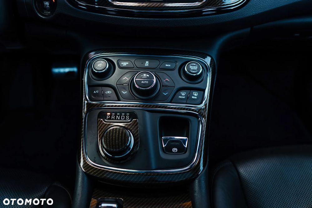 Chrysler 200 - 19