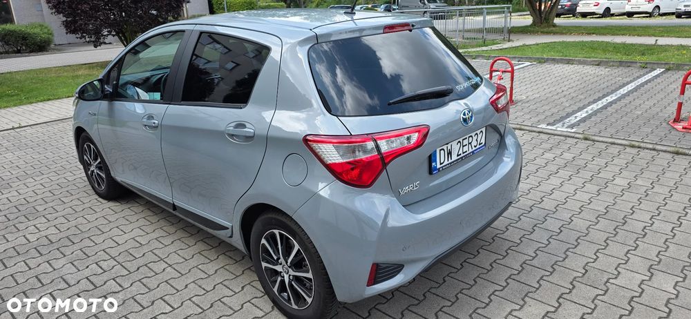 Toyota Yaris Hybrid 100 Dynamic EU6 - 9