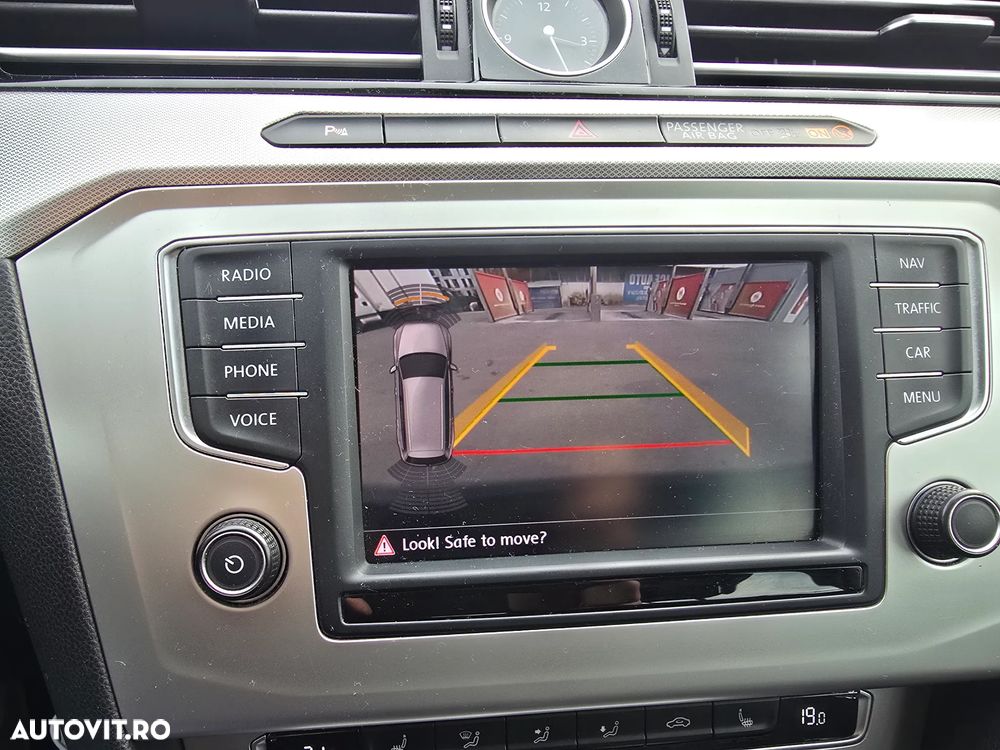 Volkswagen Passat 2.0 TDI SCR BlueMotion Comfortline - 13