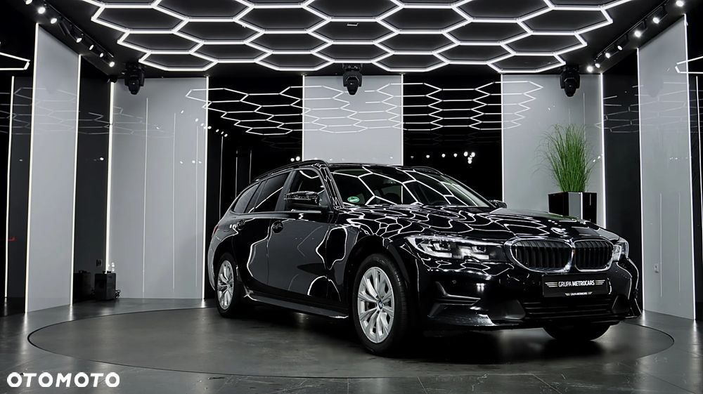 BMW Seria 3 318d Sport Line - 12