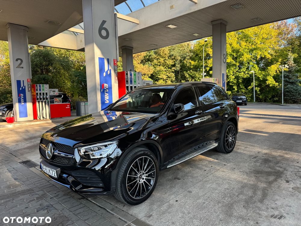 Mercedes-Benz GLC 300 4Matic 9G-TRONIC AMG Line Advanced - 1
