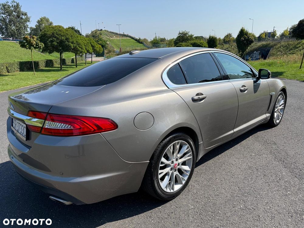 Jaguar XF 3.0 V6 D Luxury - 33