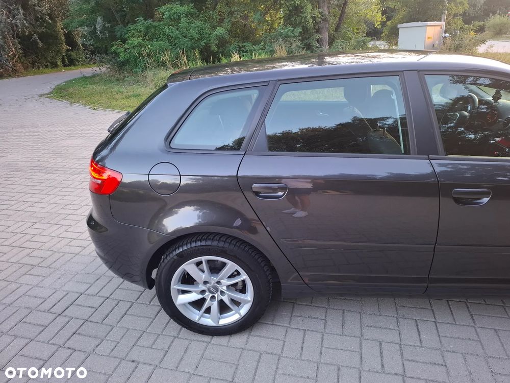 Audi A3 Sportback 1.6 Ambiente - 7