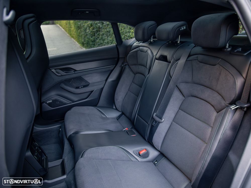 Porsche Taycan Sport Turismo GTS - 22