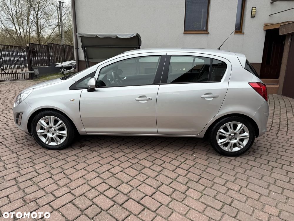 Opel Corsa 1.2 16V Essentia - 30