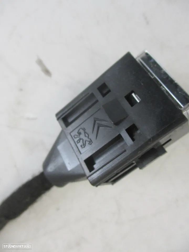Módulo ficha USB Peugeot 308 9806047980 - 3