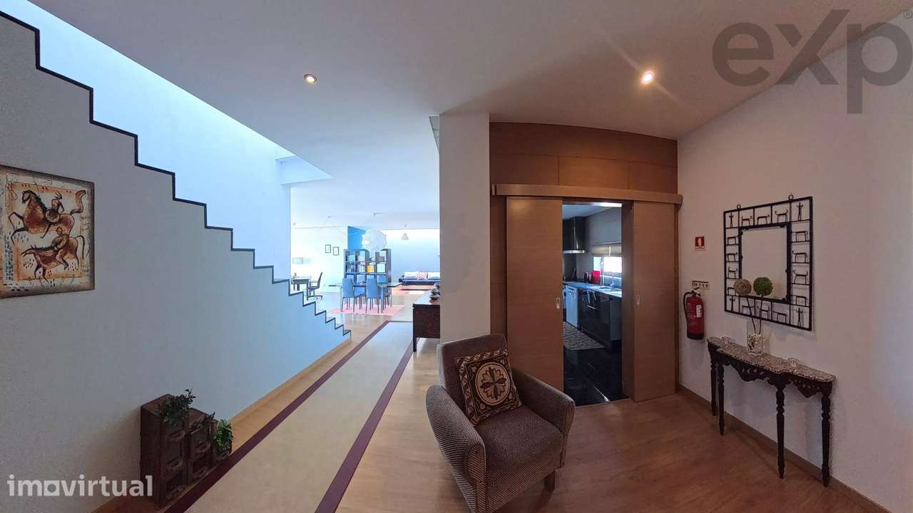 Moradia T5 (2 habitações T3 + T2) - Grande imagem: 4/50