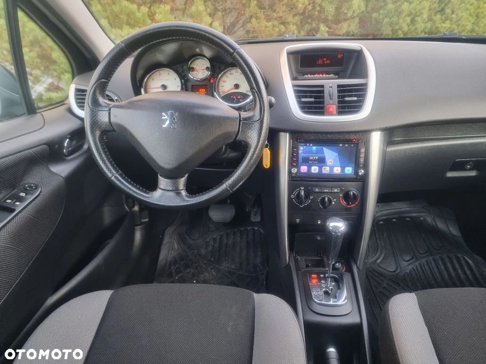 Peugeot 207 - 8