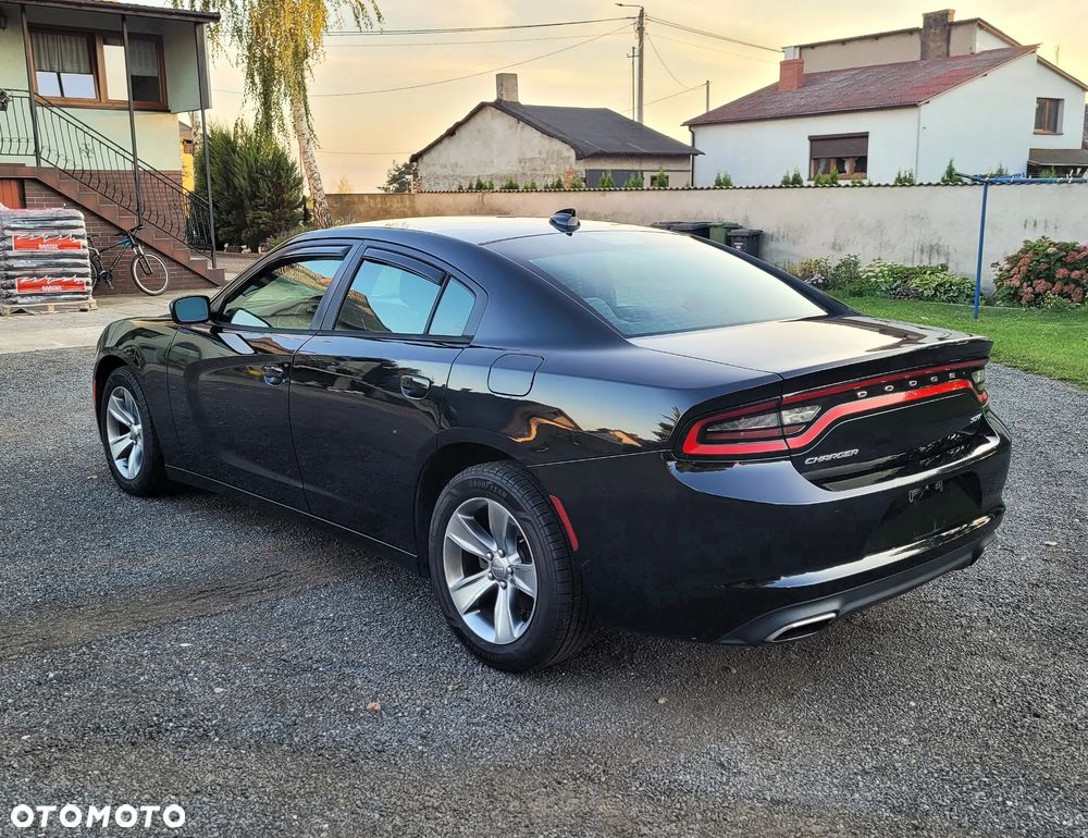 Dodge Challenger - 9