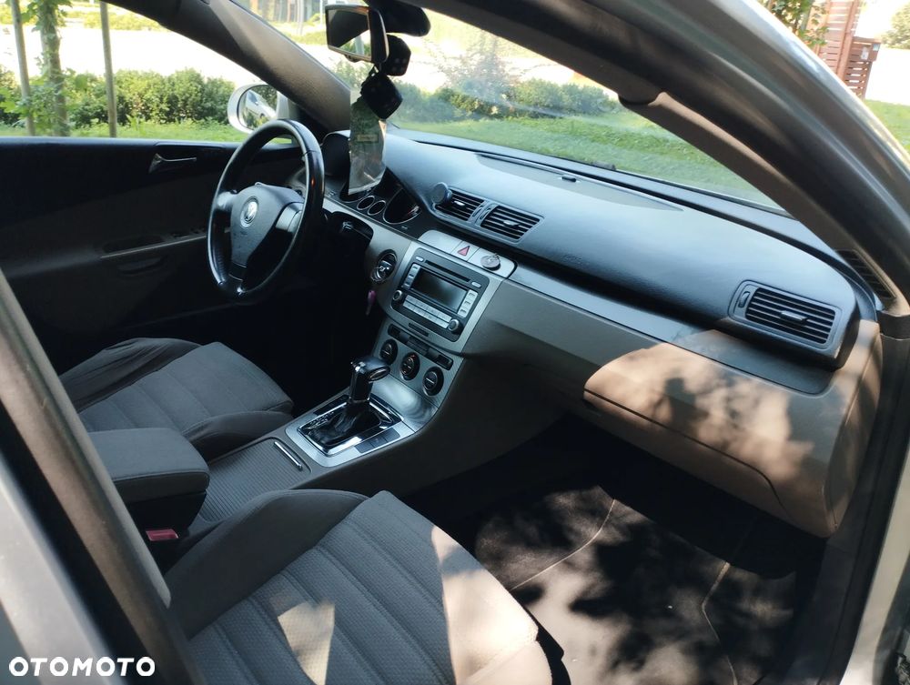 Volkswagen Passat 2.0 TDI DSG Highline - 27