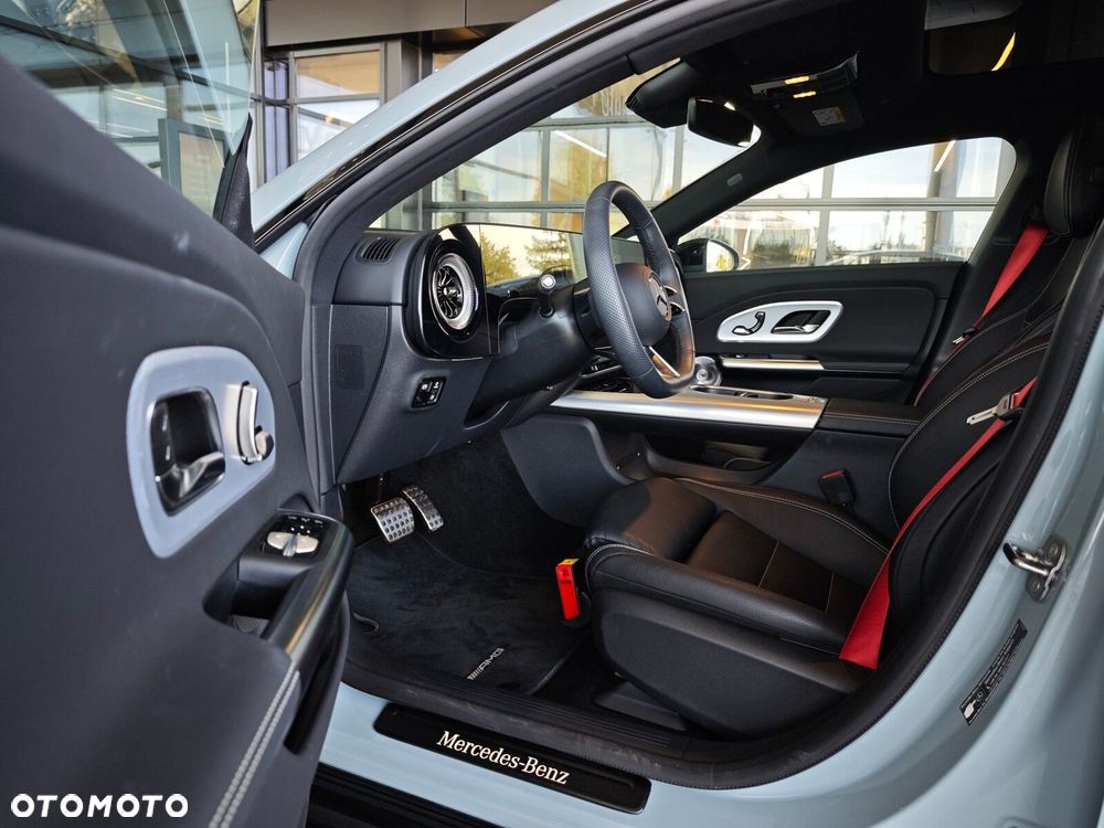 Mercedes-Benz CLA - 10