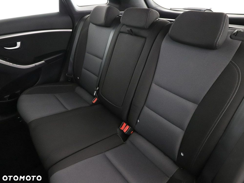 Hyundai i30 blue 1.6 CRDi Trend - 18