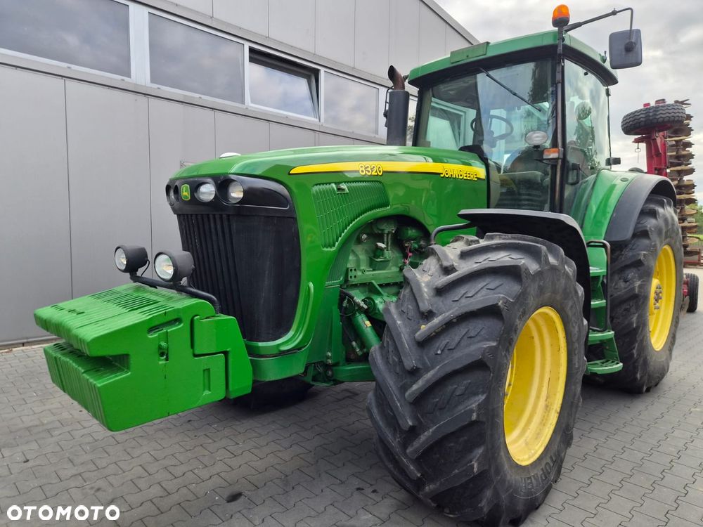 John Deere 8320 - 10