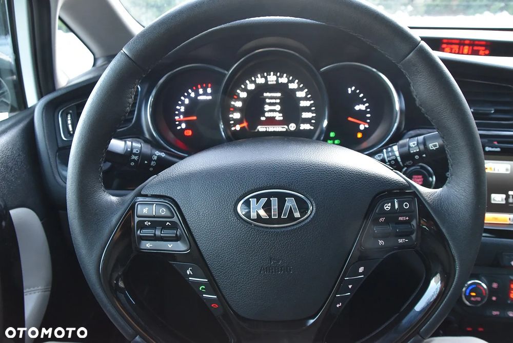 Kia Ceed - 29