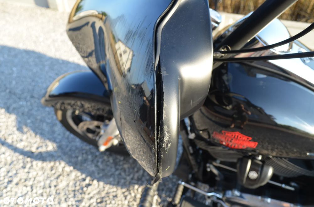 Harley-Davidson FLH Electra Glide - 19