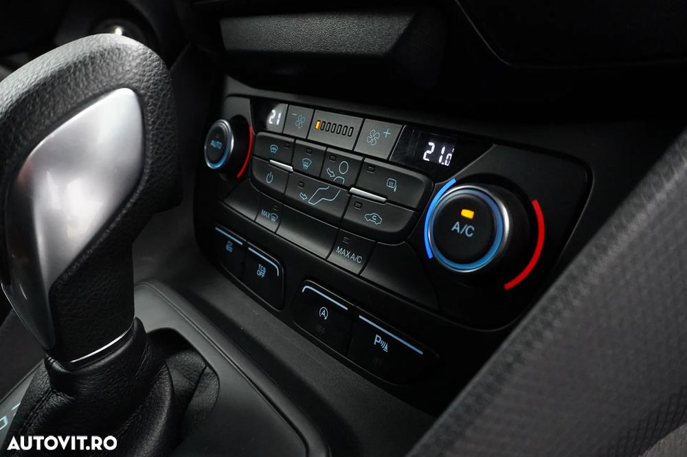 Ford Transit Connect - 13