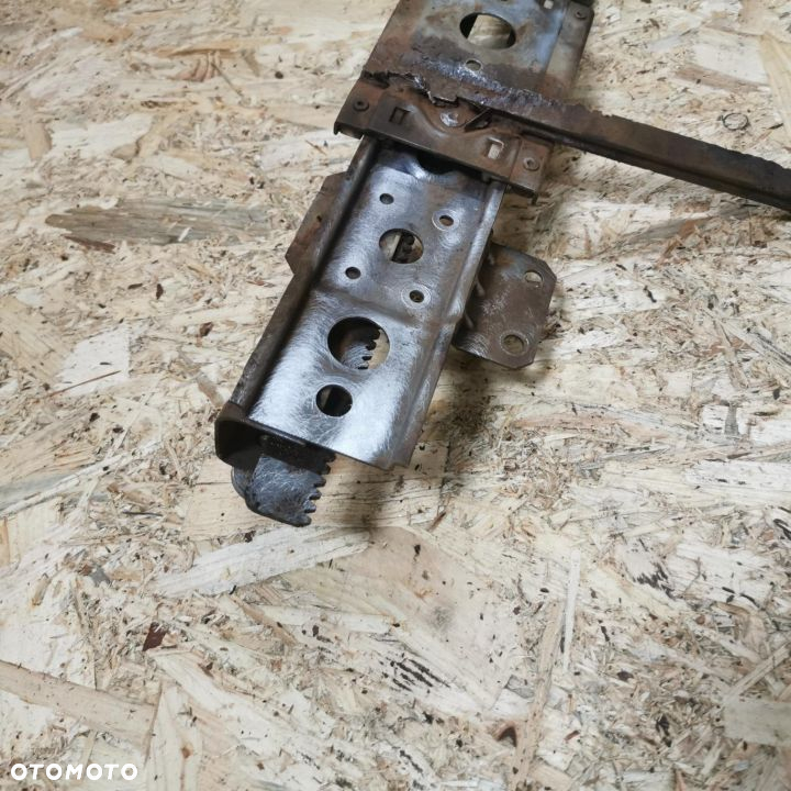BMW E24 635CSI EUROPA PODNOŚNIKI LEWY/PRAWY SZYB TYŁ NR. 51371874606/ 51371874605 OEM - 8