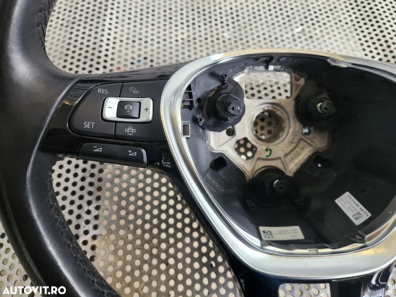 Volan Tesit Din Piele Cu Comenzi Vw T-Roc Tiguan Touran Golf Polo Cod 5TAAM Impecabil Dezmembrez Vw - 7