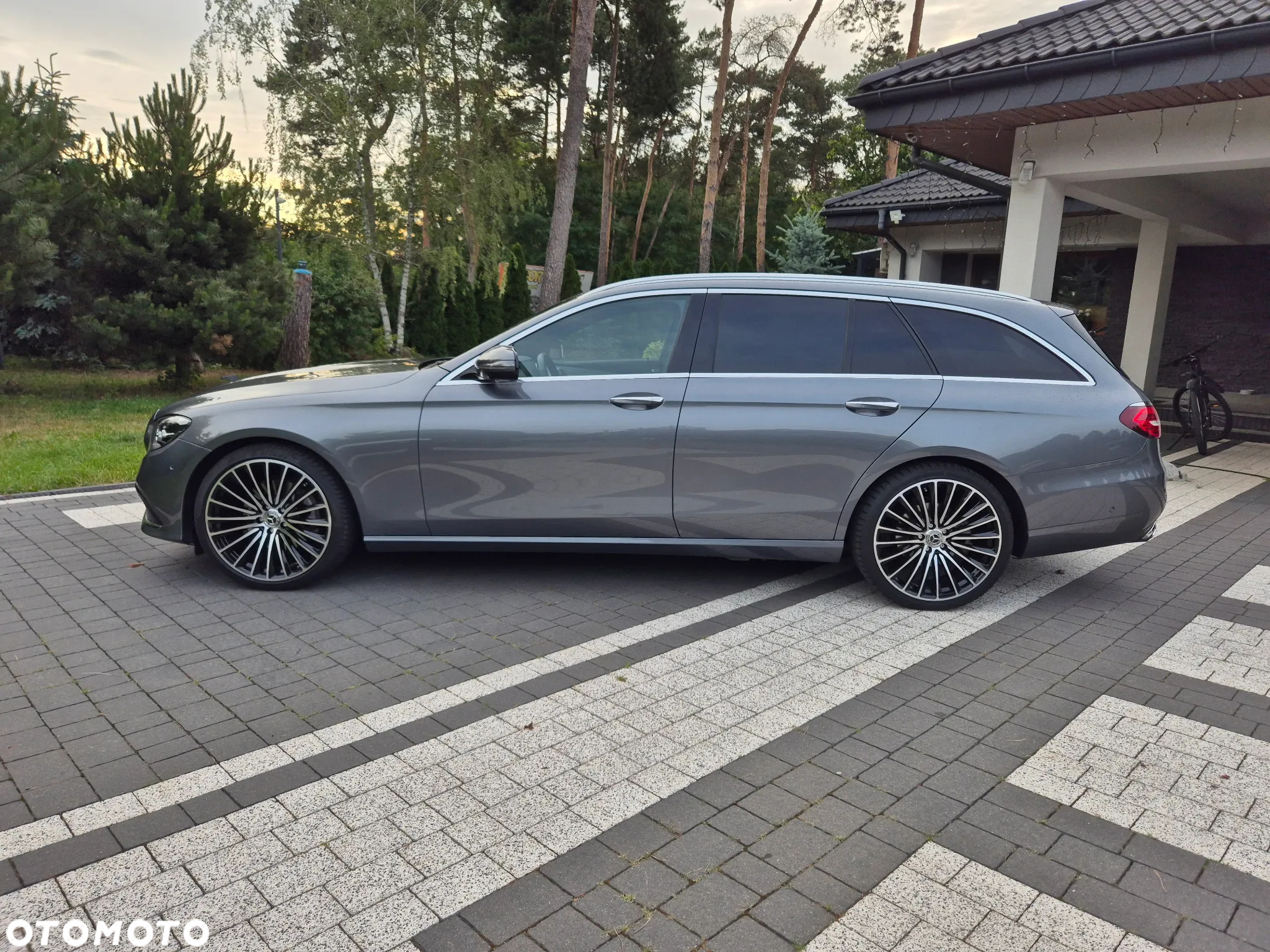 Mercedes-Benz Klasa E 220 d 4-Matic Exclusive - 9