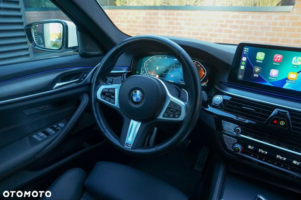 BMW Seria 5 530i xDrive mHEV M Sport sport - 16