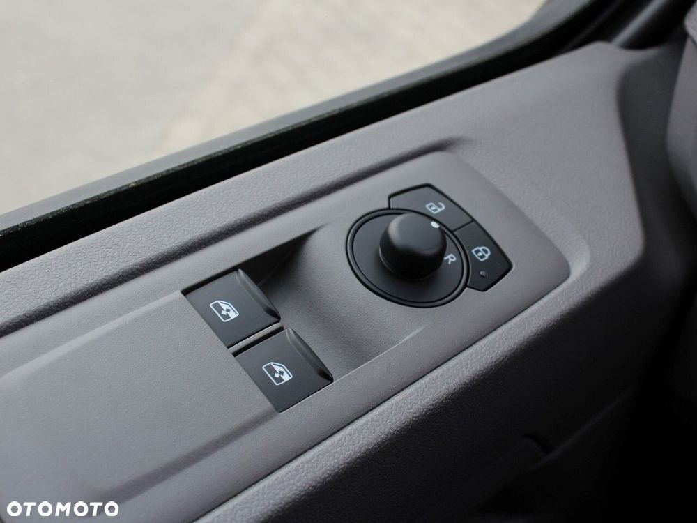 Volkswagen Transporter - 18