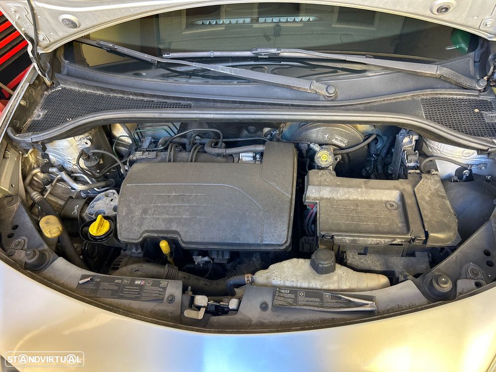 Renault Clio 1.2 16V Confort - 6