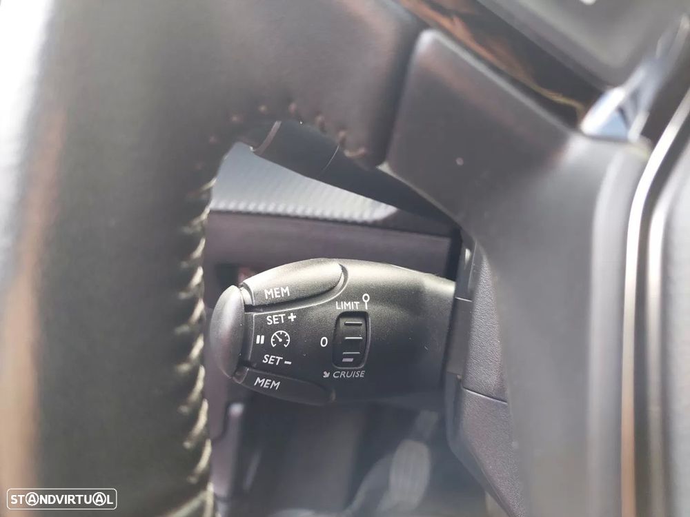 Peugeot 208 1.5 BlueHDi Allure Pack - 11