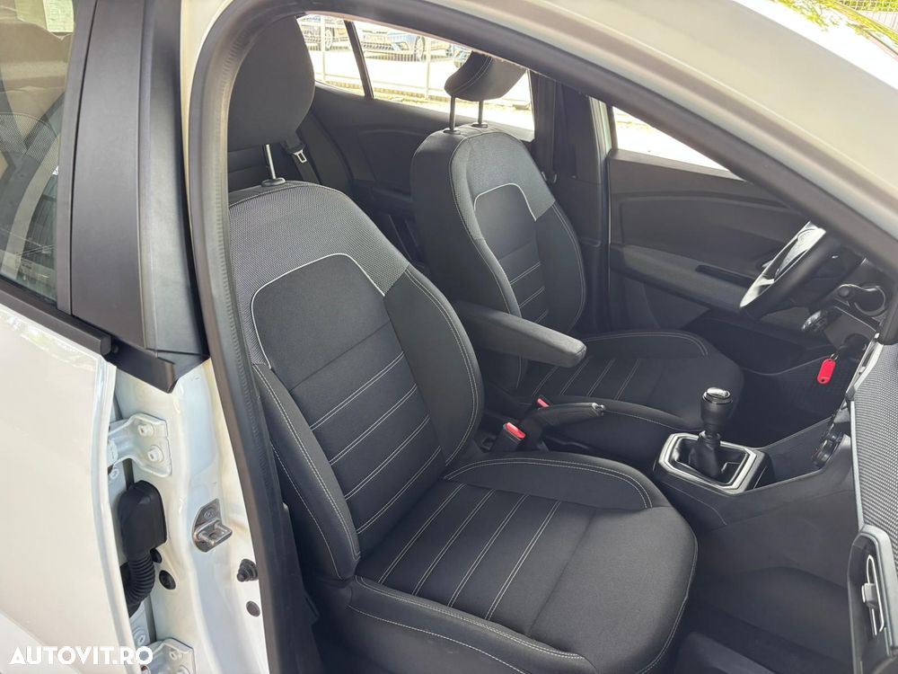 Dacia Logan TCe 90 Essential - 30