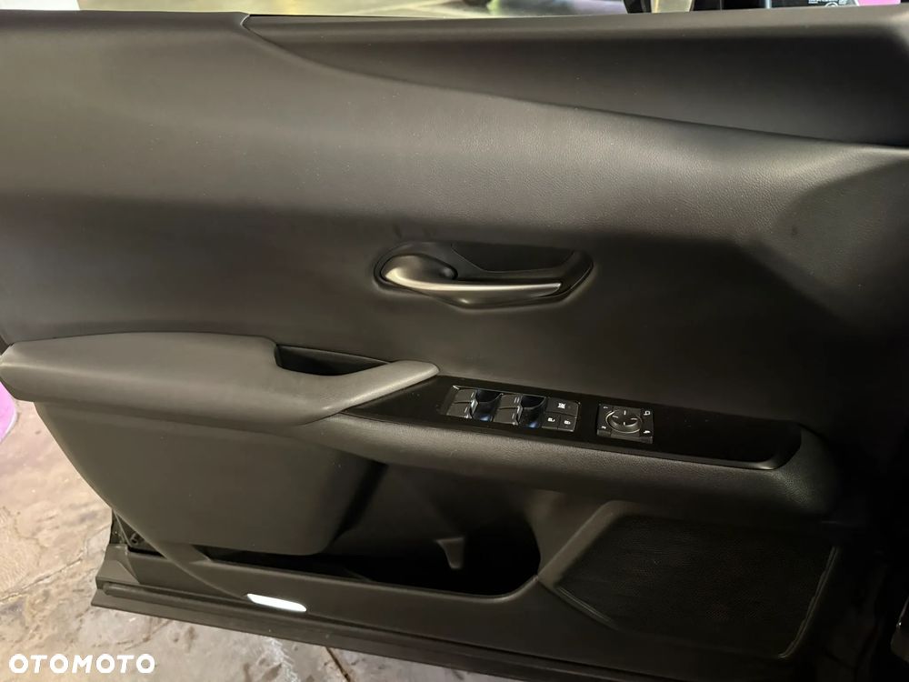 Lexus UX 200 GPF F Impression 2WD - 8