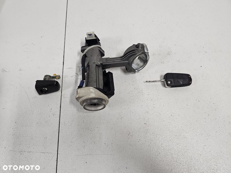 CHEVROLET CAPTIVA I 1 KLUCZYK WKŁADKA ZAMKA STACYJKA - 1