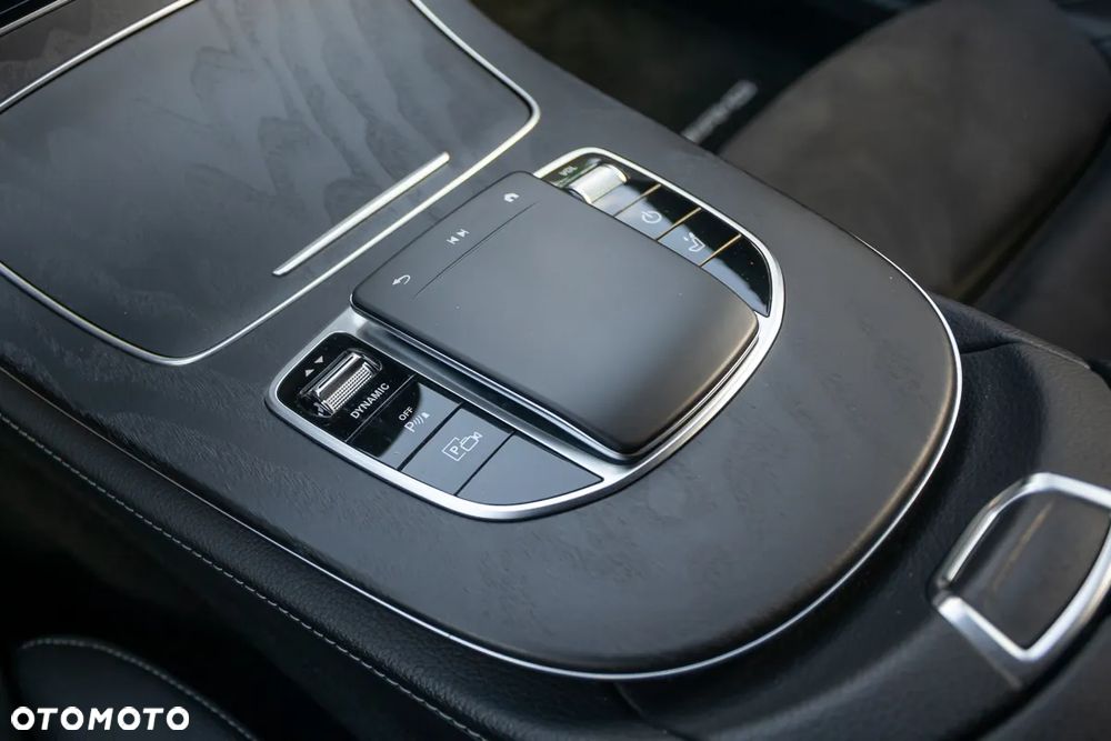 Mercedes-Benz Klasa E 300de 4Matic 9G-TRONIC - 28